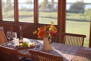 Away In The County Bed And Breakfast Cherry Valley Exterior photo
